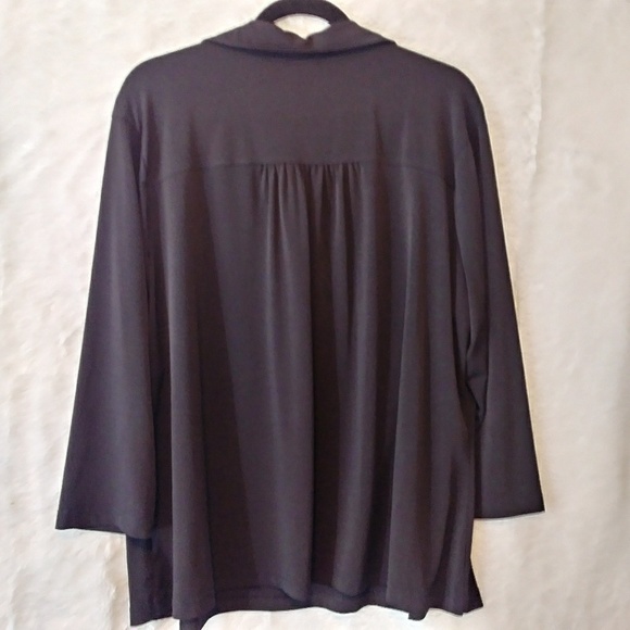 *SOLD IN BUNDLE* Covington Black Top - Picture 4 of 5